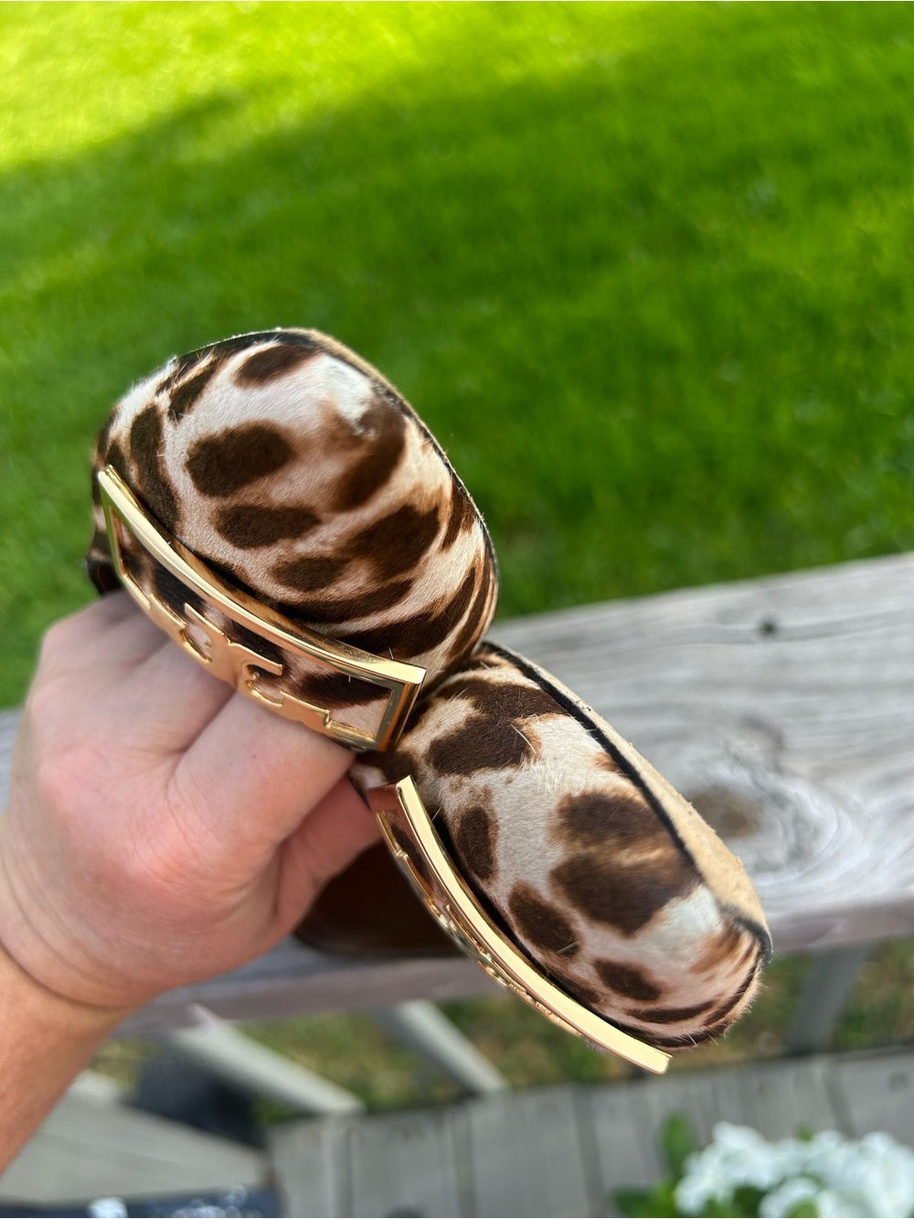 Tory Burch Leopard-Print Pointed Flats with Gold Logo Accent 6.5 Leather - Picture 6 of 9